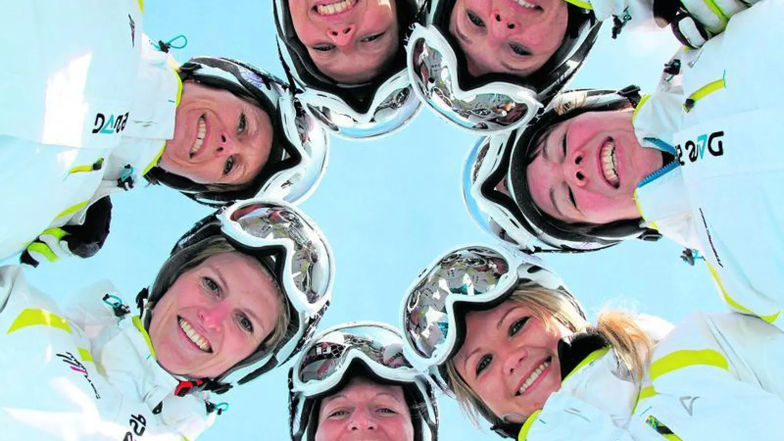 &lt;p&gt; &lt;x_bildunterschr&gt; &lt;b&gt;Gegen eine starke Konkurrenz &lt;/b&gt; kämpfen bei der Weltmeisterschaft in Aspen erstmals zwei deutsche Synchro-Ski-Teams. Darunter das Synchro Team Ladies mit der Ecknacherin Gaby Lerchl (Bildmitte unten).  Fotos: privat &lt;/x_bildunterschr&gt; &lt;/p&gt;