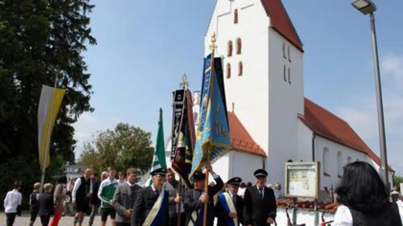 Ein großer Festtag   war gestern für die Filialpfarrei St. Emmeran in Unterschneitbach die Segnung der renovierten Kirche.	Fotos: Hofner (Fotos: Hofner)