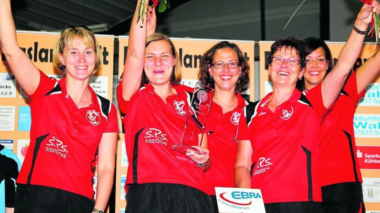 &lt;p&gt; &lt;x_bildunterschr&gt; &lt;b&gt;Groß war die Freude &lt;/b&gt; des Kühbacher Damenteams mit (von links) Verena Elsenberger, Katharina Ferber, Veronika Filgertshofer, Marianne Weigl und Sarah Specht nach dem Triumph in der Bundesliga Süd.  Foto: ei &lt;/x_bildunterschr&gt; &lt;/p&gt;