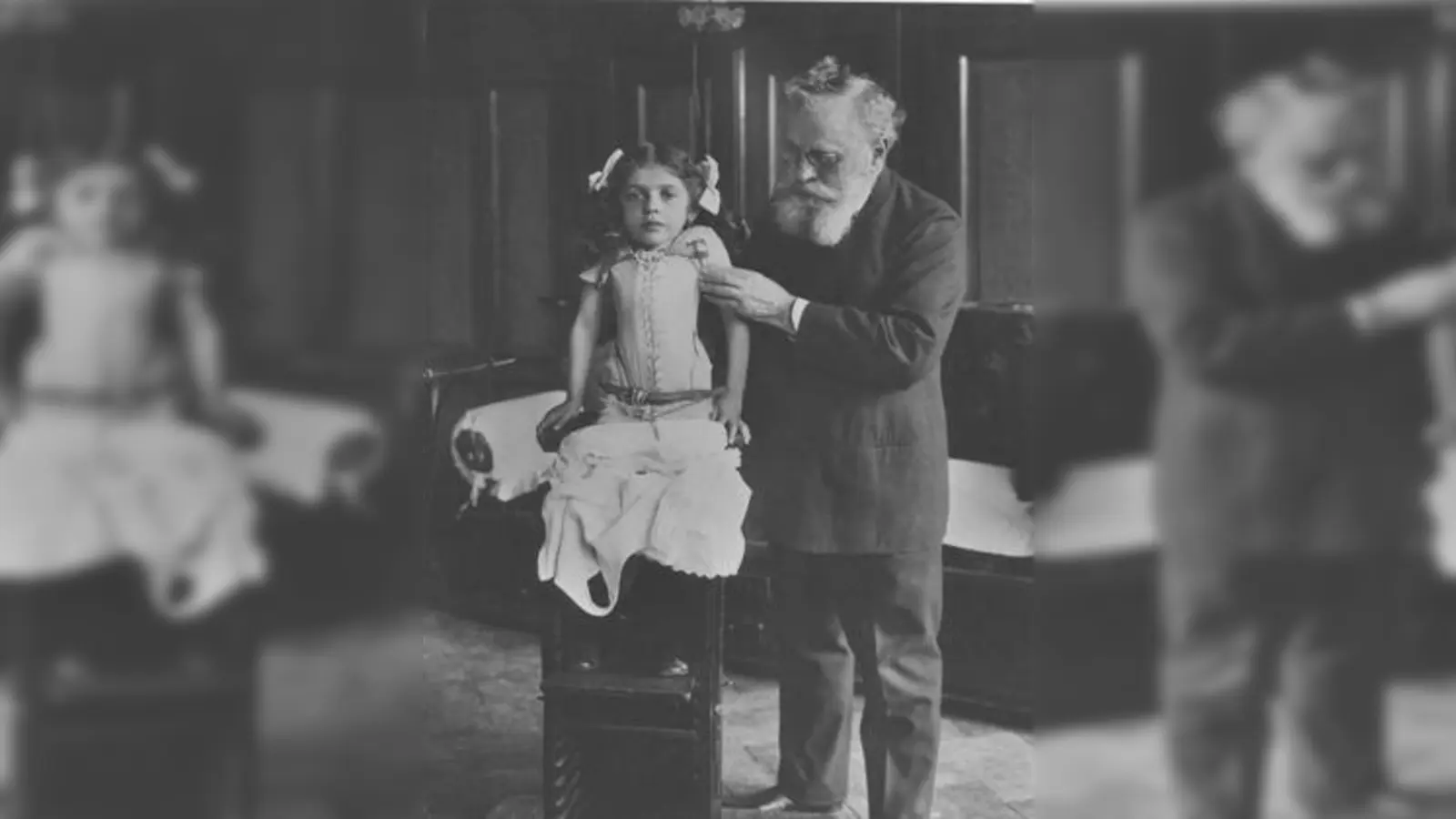 Friedrich Hessing bei der orthopädischen Arbeit:   Ein kleines Mädchen bedarf seiner Hilfe.	Foto: Archiv Hessing-Stiftung (Foto: Archiv Hessing-Stiftung)