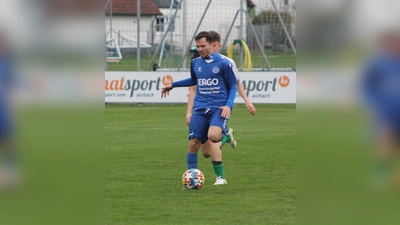 Serhat Örnek ist mit zwölf Treffern der beste Torschütze des VfL Ecknach. Morgen kann er sein Konto beim FC Horgau erhöhen.  (Foto: Willi Baudrexl)