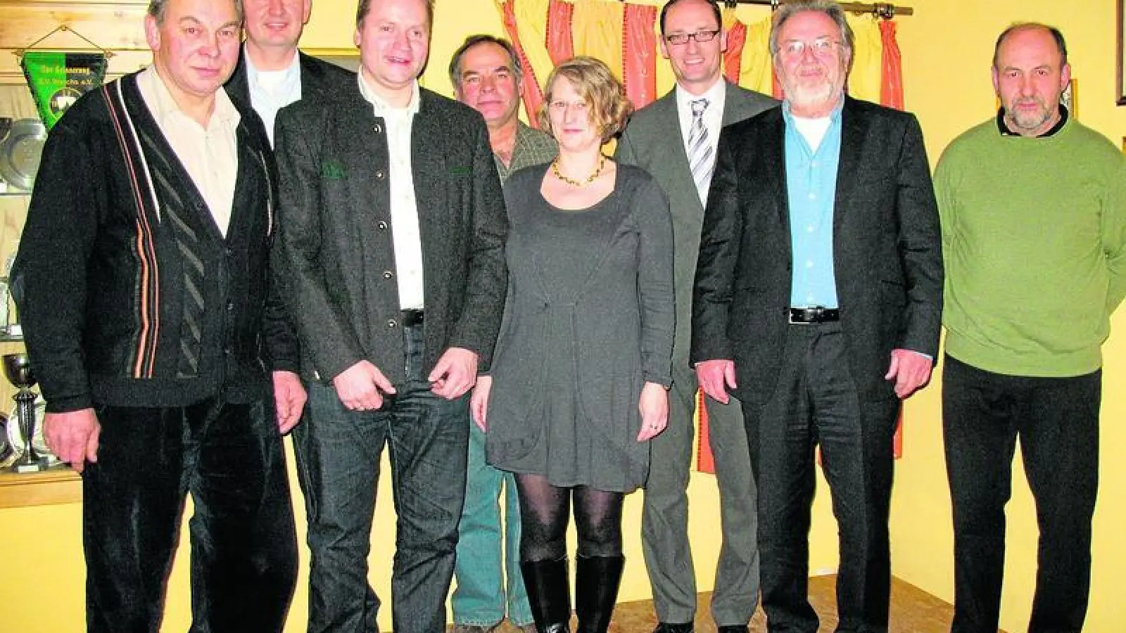&lt;p&gt;  &lt;x_bildunterschr&gt;  &lt;b&gt;Die neu gewählte Vorstandschaft &lt;/b&gt; des CSU-Ortsverbands Tandern (von links): Josef Dunau, Michael Jocham, Ortsvorsitzender Peter Schadl, Hans Stegmair, Ruth Schneider, Wahlleiter MdL Bernhard Seidenath, Adi Doldi und Bernhard Braun.  &lt;tab/&gt;Foto: Hofner &lt;/x_bildunterschr&gt;  &lt;/p&gt;