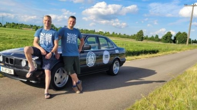 Die Brüder Werner und Philipp Wengenmair   nehmen am „Baltic Sea Circle” teil. Mit ihrem 30 Jahre alten BMW fahren sie einmal rund um die Ostsee. 	Foto: Werner Wengenmair (Foto: Werner Wengenmair)