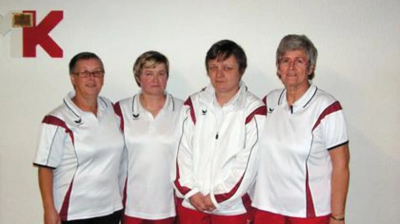 Aichachs erste Frauenkegelteam   hat nach dem Sieg beim ESV Ingolstadt den Klassenerhalt so gut wie sicher: (von links) Irene Öchsler, Magdalena Küchler, Marie Elschleger und Gertraud Huber. 	Foto: keg (Foto: keg)