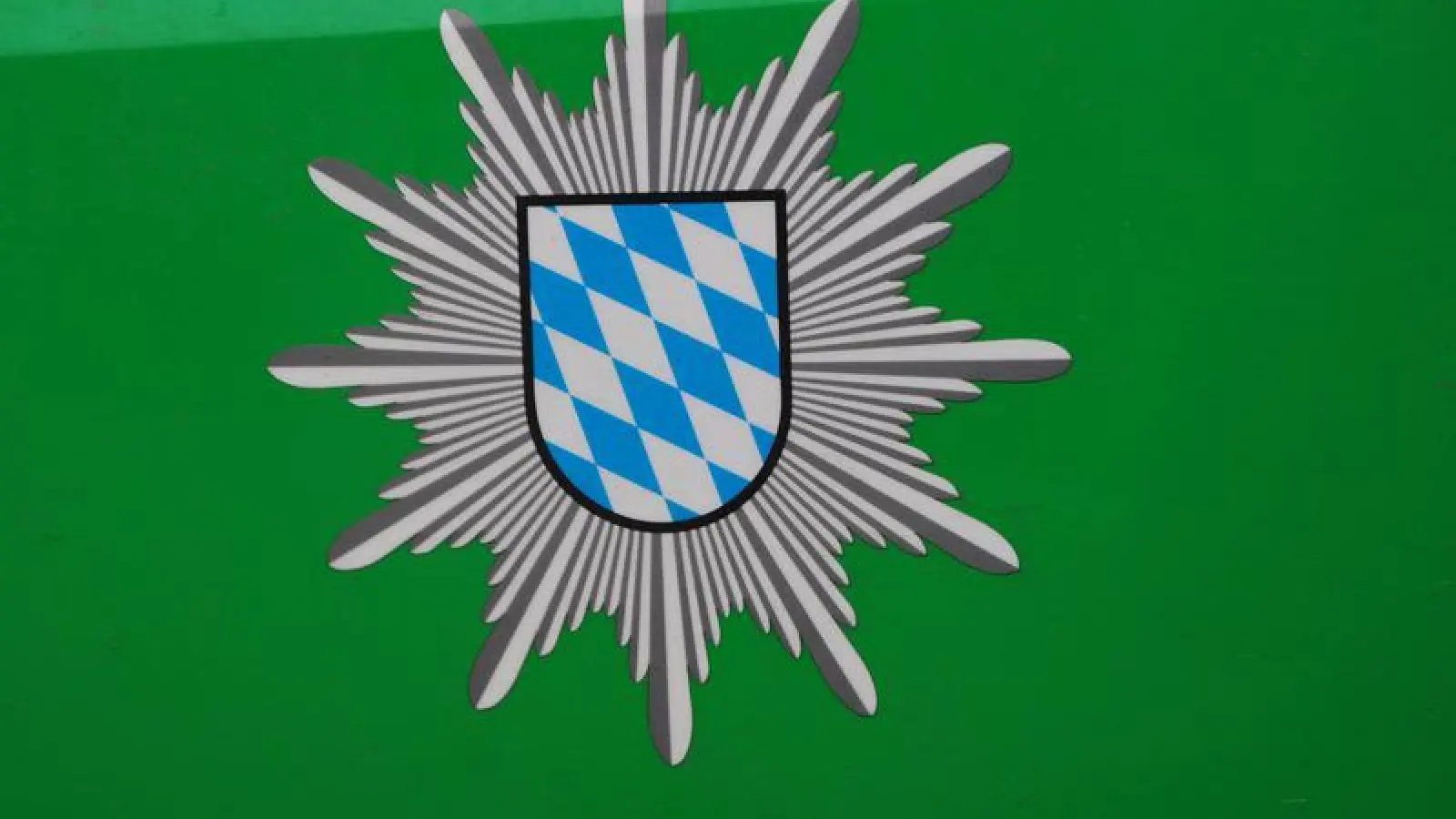 Die Augsburger Kriminalpolizei hat sich an einem internationalen Schlag gegen eine Bande von rumänischen Menschenhändlern beteiligt. In Augsburg retteten die Beamten unter anderem eine 16-jährige Zwangsprostituierte aus einer Privatwohnung.