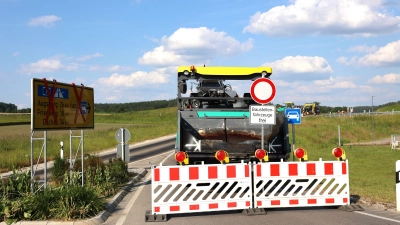 <b>Kein Durchkommen</b> gab es seit Pfingsten zwischen den B-300-Ausfahrten Klingen und Untergriesbach. Seit gestern Nachmittag ist die Straße wieder frei. (Foto: Erich Hoffmann)
