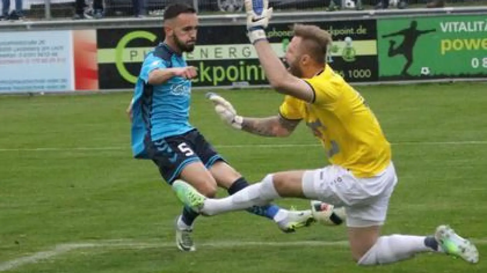 Arbnor Sageshi erzielt das 2:0   für den FCP, Landsbergs Keeper Philipp Beigl ist machtlos.	Foto: hok (Foto: hok)
