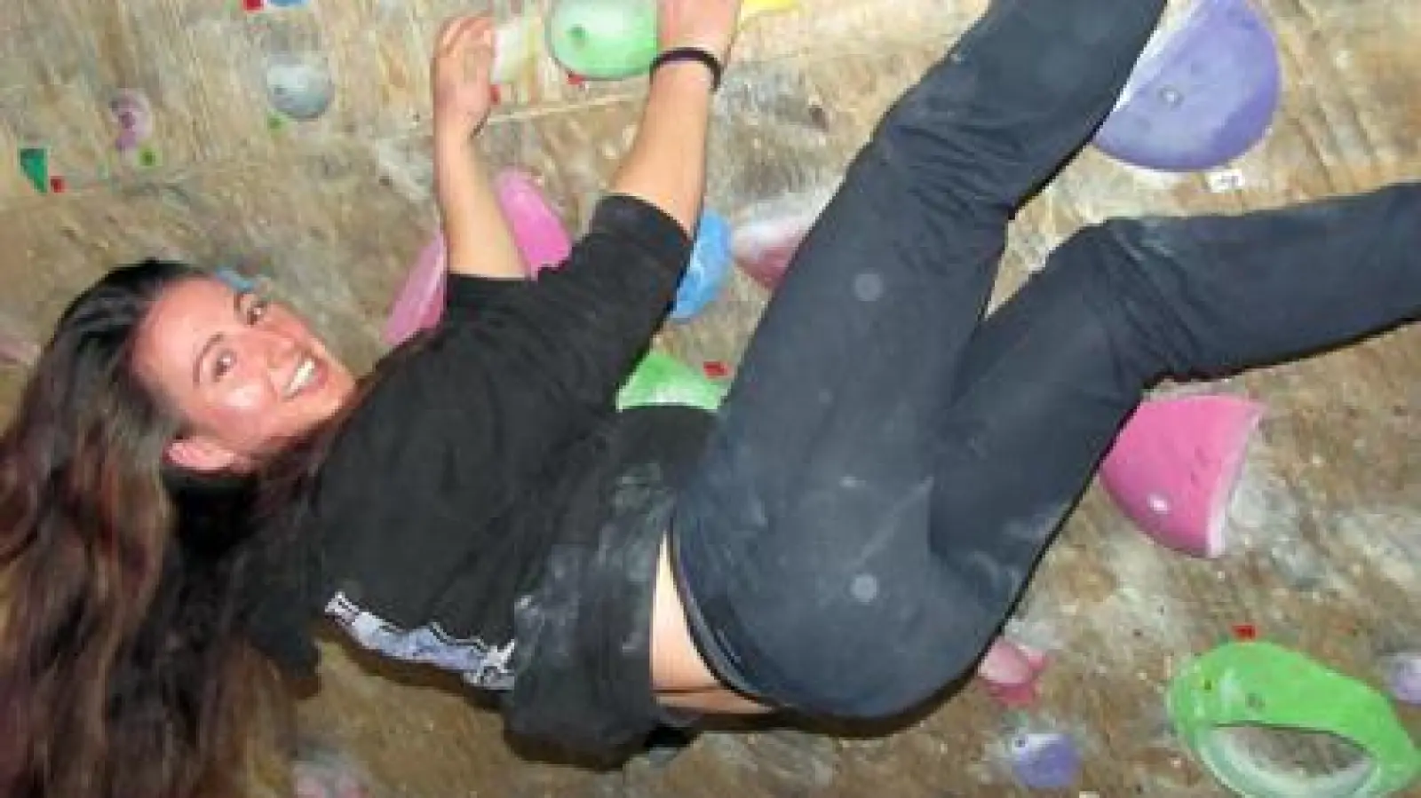 Kathi Schwibinger  klettert nicht nur selbst leidenschaftlich gern, sie organisiert heuer auch die Stadt- und Landkreismeisterschaften im Bouldern. 	Foto: Ines Speck (Foto: Ines Speck)
