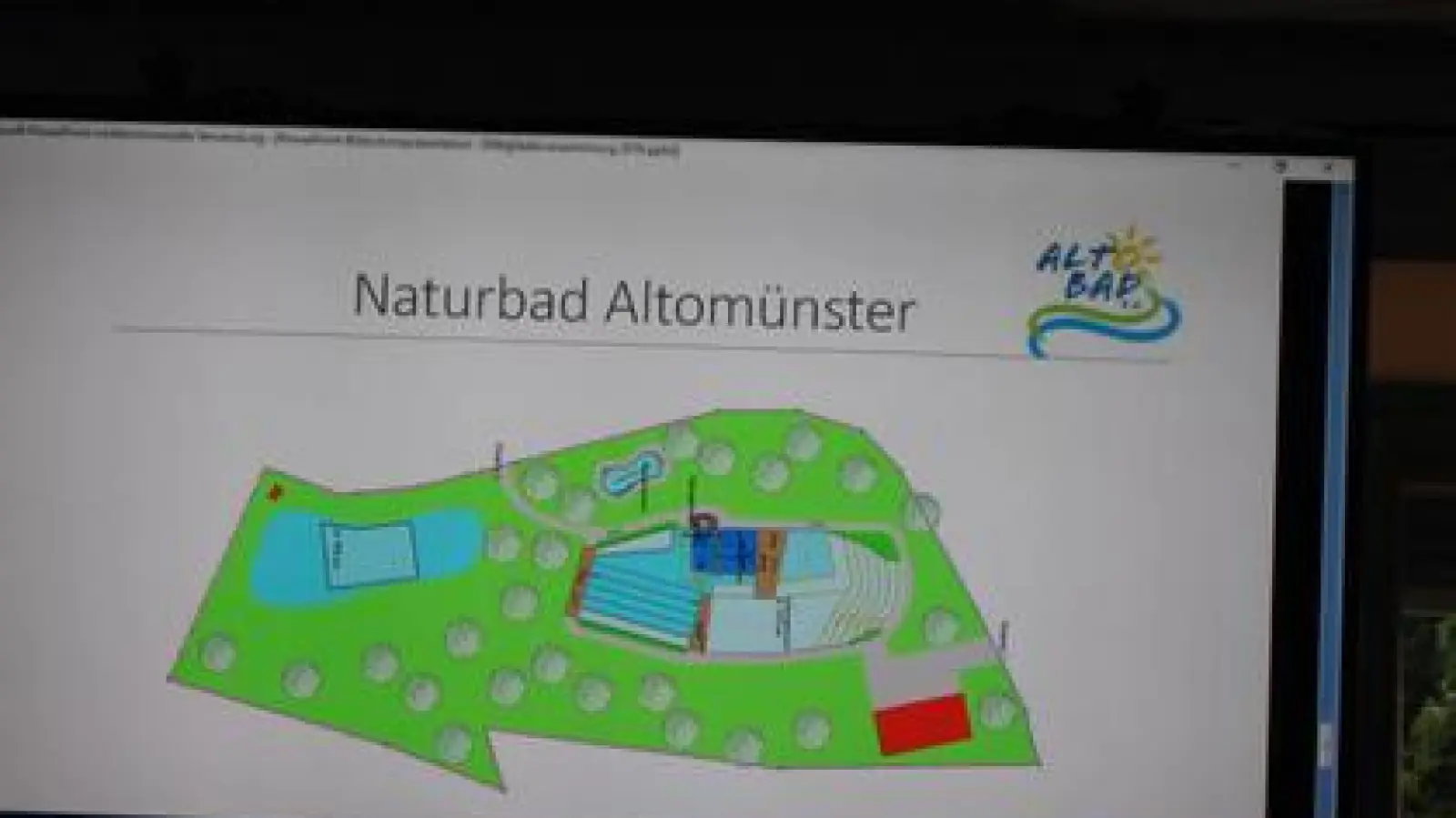 Einen Plan,  wie das Naturbad Altomünster aussehen könnte, gibt es. Die Umsetzung allerdings scheint schwierig. 	Foto: G. Huber (Foto: G. Huber)