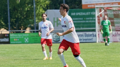 <b>Erzielte</b> seinen ersten Treffer für den TSV Aindling: Abwehrspieler Florian Hanreich. (Foto: Siegfried Kerpf)