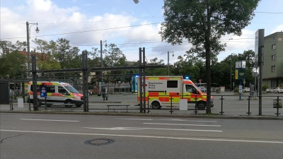 An der Haltestelle des Helmut-Haller-Platzes hat sich am Donnerstagnachmittag eine Bluttat ereignet. (Symbolfoto: mjt)