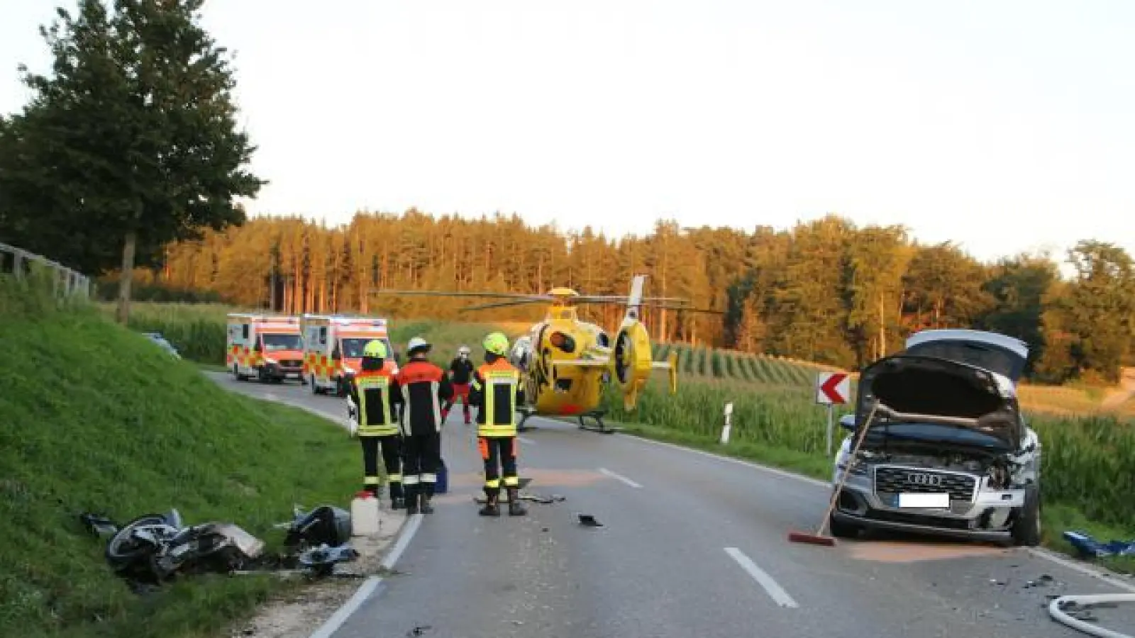 Der schwere Verkehrsunfall ereignete sich auf der Kreisstraße AIC 4 kurz vor Haunswies.