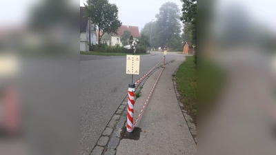 Protestaktion gegen Windpark: In Ettelried wehren sich die Bürger kreativ gegen den Bau von zehn 250 Meter hohen Windkraftanlagen. Auch eine gegründete Bürgerinitiative hat Aktionen angekündigt. (Foto: privat)