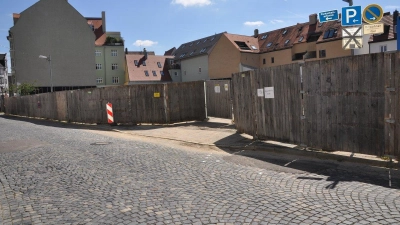 Die Ausgrabungen an der Georgenstraße dauern an. Von den Funden hängt ab wie es dort weitergeht. (Foto: Tabea Breidenbach)