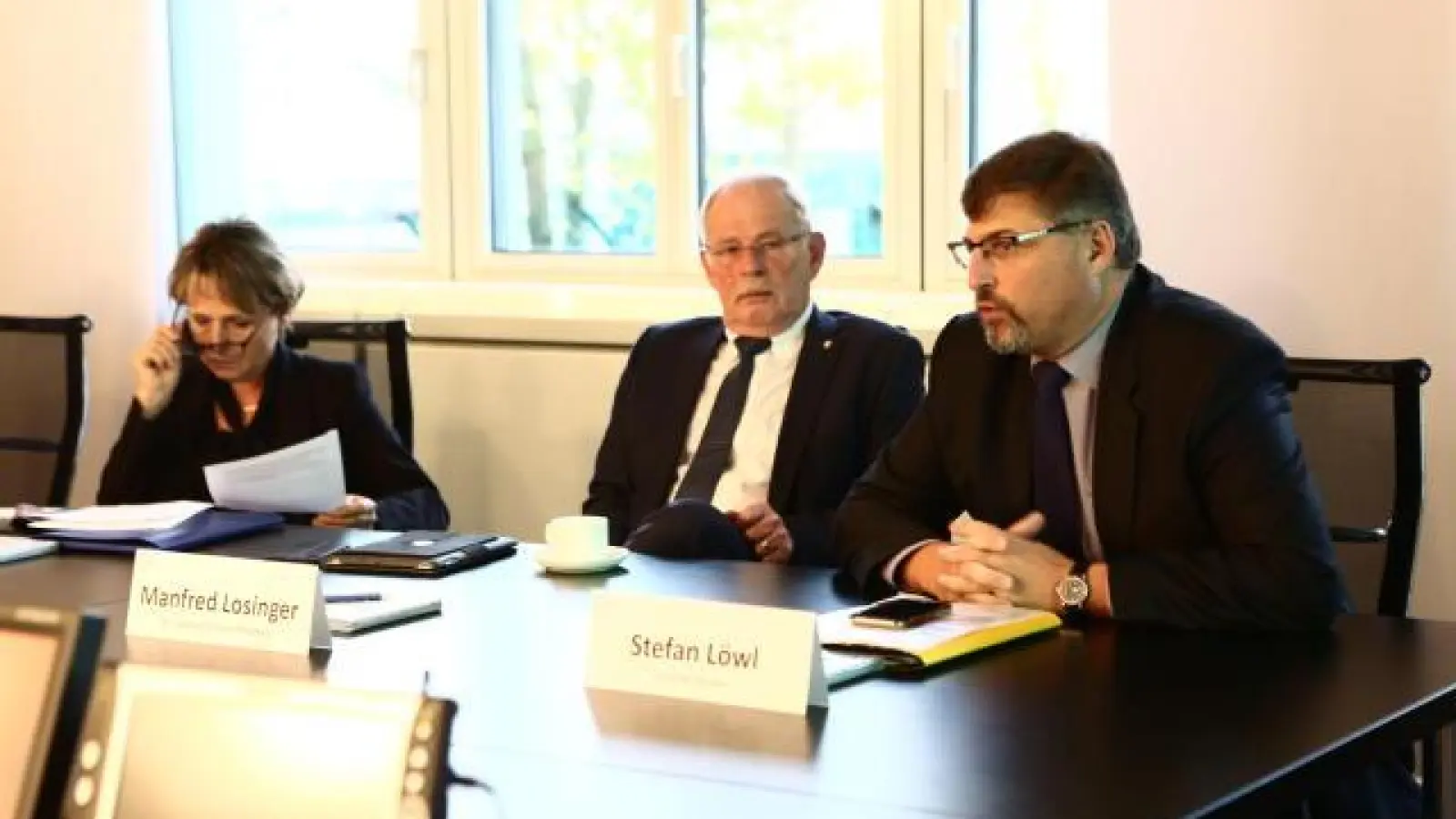 Manfred Losinger (links), stellvertretender Landrat des Landkreises Aichach-Friedberg, und Dachaus Landrat Stefan Löwl sprachen über Möglichkeiten, den Verkehr im Großraum München in den Griff zu bekommen.