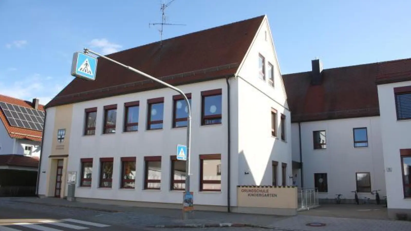 Rund zwei Millionen Euro   investiert die Gemeinde Schiltberg in einen Schulerweiterungsbau und zur Umsetzung von nötigen Maßnahmen am bestehenden Grundschulgebäude. 	Foto: Xaver Ostermayr (Foto: Xaver Ostermayr)