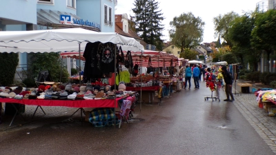 Markt in Altomünster (Foto: Gisela Huber)