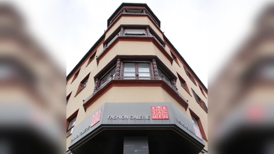 Spätestens im Januar schließt das Modehaus Rübsamen in Aichach.  (Foto: Bastian Brummer)
