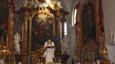 <b>Die Pfarr- und Klosterkirche</b> bietet einen würdigen Rahmen zur inneren Einkehr beim Altbairischen Adventssingen. (Foto: privat)