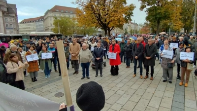 Eine Solidaritätskundgebung mit Israel fand am Freitagnachmittag in Augsburg statt. (Foto: Maximilian Tauch)