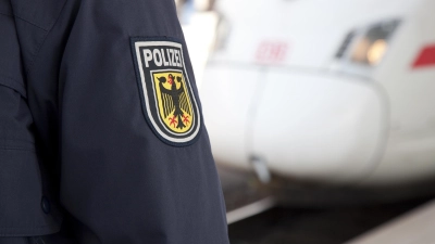 Weil eine 38-Jährige am Augsburger Hauptbahnhof Reisende anspuckte, hat am Donnerstag die Bundespolizei eingegriffen. (Symbolfoto: Bundespolizei)