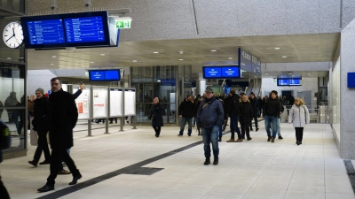 Mit der Eröffnung der neuen Fußgängerebene am Augsburger Hauptbahnhof wurde Teil eins des jahrelangen Bahnhofsumbaus abgeschlossen. (Foto: Maximilian Tauch)