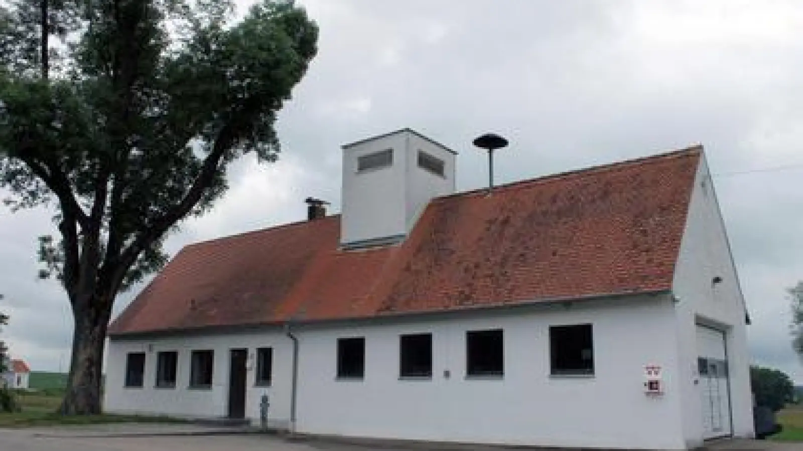 Wird hergerichtet:  Das Feuerwehrhaus in Haslangkreit.	Foto: tw (Foto: tw)