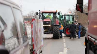 Nach den Protesten im Landkreis Aichach-Friedberg (Foto) und Augsburg haben die Bauern für Samstag auf dem Dachauer Volksfestplatz eine erneute Aktion angekündigt. (Foto: Xaver Ostermayr)