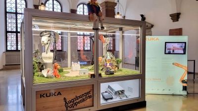 Kuka-Roboter sind als Puppenspieler ins Augsburger Rathaus eingezogen. (Foto: KUKA Group)