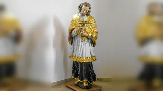 Dieser hl. Johannes von Nepomuk ist eine Arbeit von Johann Kaspar Öberl und steht in der Schiltberger Filialkirche St. Markus in Rapperzell.  (Foto: Norbert Liesz)
