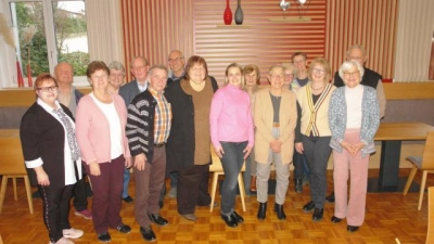 Die Vorstandschaft   der „Hilfe für Kinder aus Tschernobyl” mit Mitgliedern und Helferinnen bei der Jahreshauptversammlung. 	Foto: Martin Golling (Foto: Martin Golling)