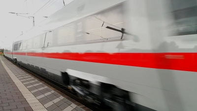 Die Grundlagenermittlung für das Bahnprojekt Augsburg-Ulm ist abgeschlossen. Vier Varianten wurden nun vorgestellt. (Foto: Mjt)