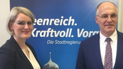 Dramatischer Wahlkampfauftakt: Eva Weber soll in der Kommunalwahl als OB-Kandidatin für die CSU antreten. Oberbürgermeister Kurt Gribl will nicht mehr kandidieren.