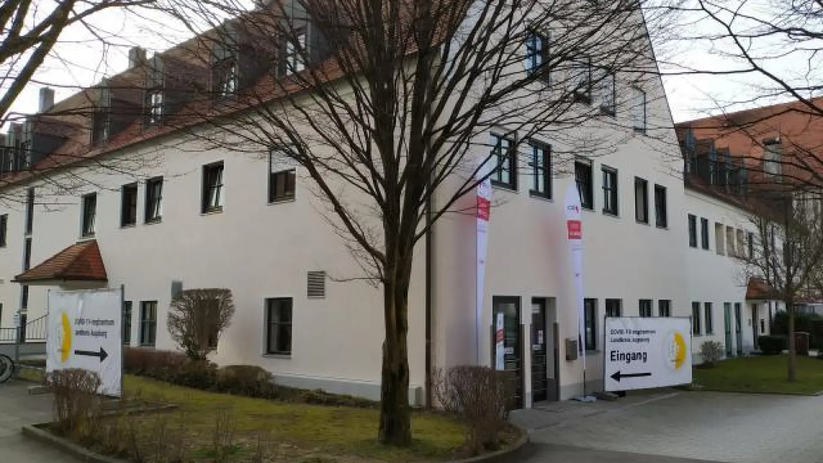 Das zweite Impfzentrum   im Landkreis Augsburger öffnet: In Bobingen werden ab Montag Bürger aus dem Augsburger Umland geimpft. (öffnet: In Bobingen werden ab Montag Bürger aus dem Augsburger Umland geimpft.)