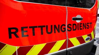 Die Achtjährige wurde mit Schürfwunden und Prellungen zur weiteren Untersuchung in die Wertachklinik nach Bobingen gebracht.  (Symbolfoto: mjt)
