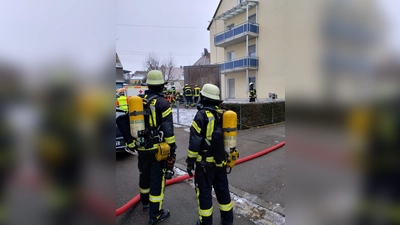 Die Berufsfeuerwehr sowie die Feuerwehren aus Kriegshaber und Oberhausen wurden am Samstag zu einem Brand in einem Mehrfamilienhaus in Kriegshaber gerufen.  (Foto: Berufsfeuerwehr Augsburg)