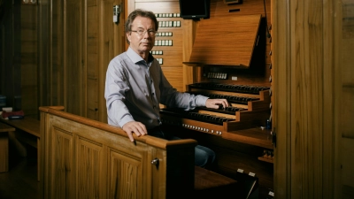 <b>Willibald Guggenmos</b> ist ein gebürtiger Dasinger und bekannter Organist. Am Neujahrstag gibt er ein Konzert in der Friedberger Kirche St. Jakob. (Foto: privat)