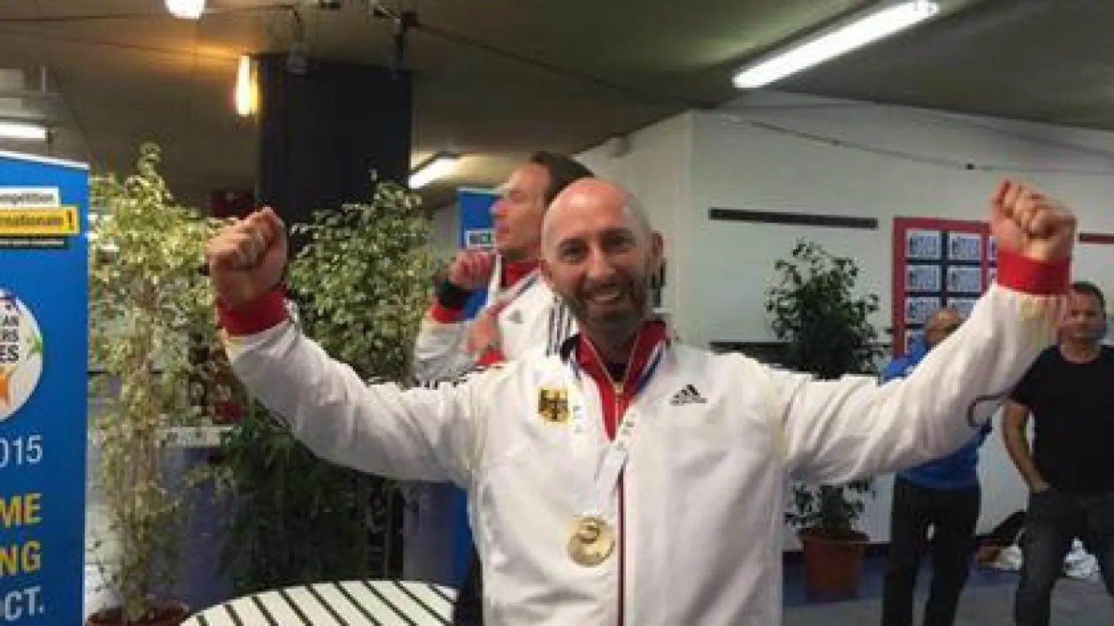 Jürgen Halbach   freut sich riesig über die in Nizza gewonnene Bronzemedaille.	Foto: privat (Foto: privat)