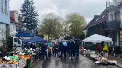 Trotz des Regens kamen die Besucher zum Fastenmarkt. (Foto: Gisela Huber)