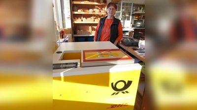 <b>Die Postfiliale</b> im Lebensmittelgeschäft von Birgit Ostermayr in Obergriesbach hat ab Montag, 13. November, wieder geöffnet. (Foto: Katharina Wachinger)