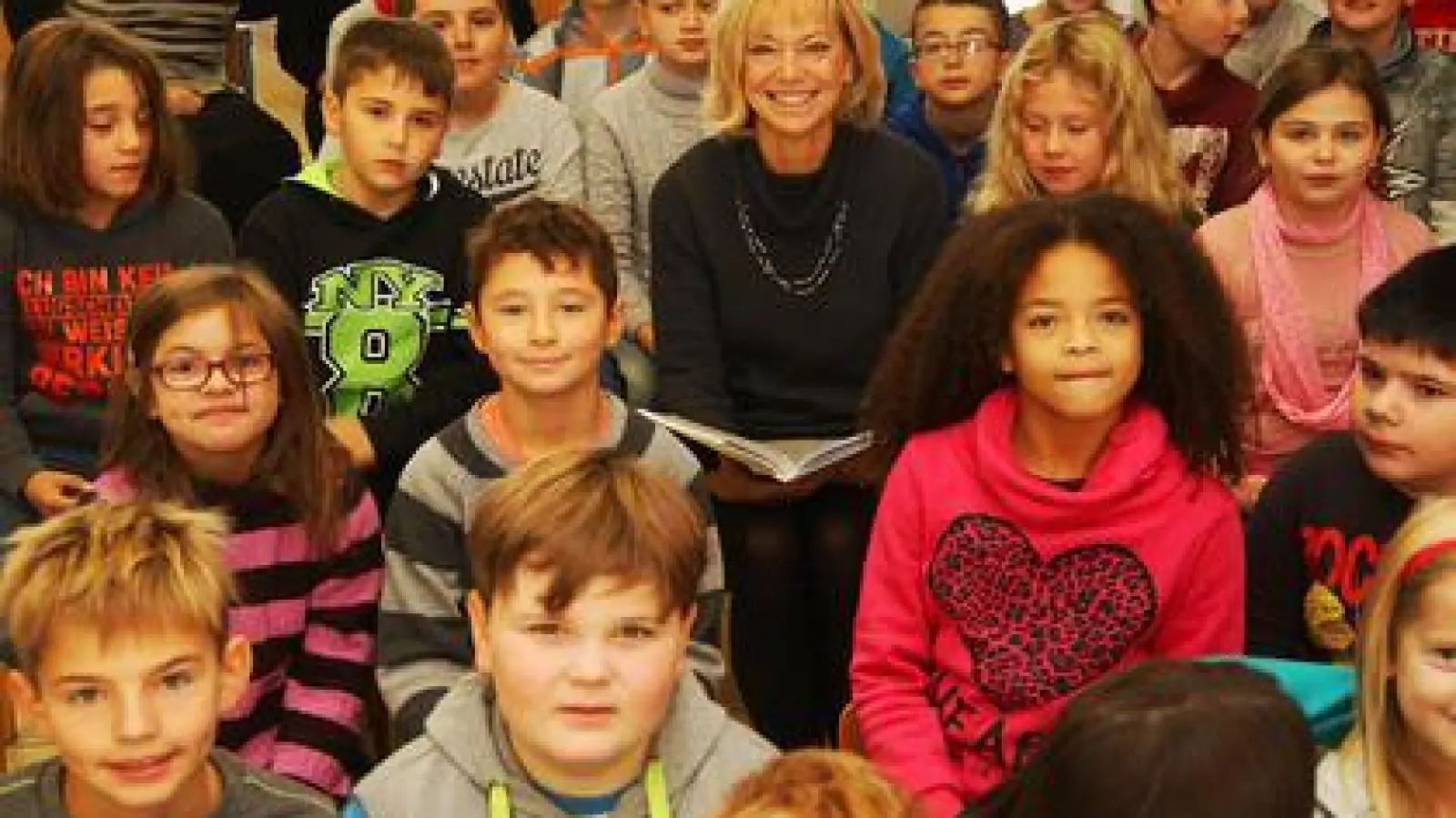 Vorlesen an der Meitinger Grundschule:   Carolina Trautner, die neue Staatssekretärin für Bildung und Kultus. 	Foto: privat (Foto: privat)