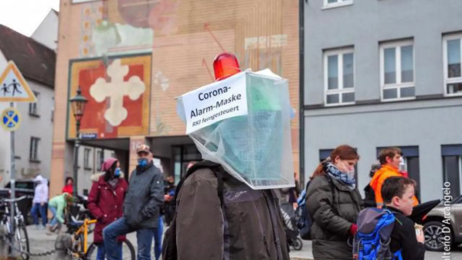 In Augsburg   fanden bereits Demonstrationen gegen die Corona-Politik der Staatsregierung statt. Der Protest dort blieb friedlich. 	Foto: Valterio D&#39; Arcangelo (Foto: Valterio D' Arcangelo)