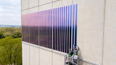 Photovoltaikfolien verwandeln auch Fassaden in ein Solarkraftwerk.<br><br> (Foto: Schneller-Mühle)