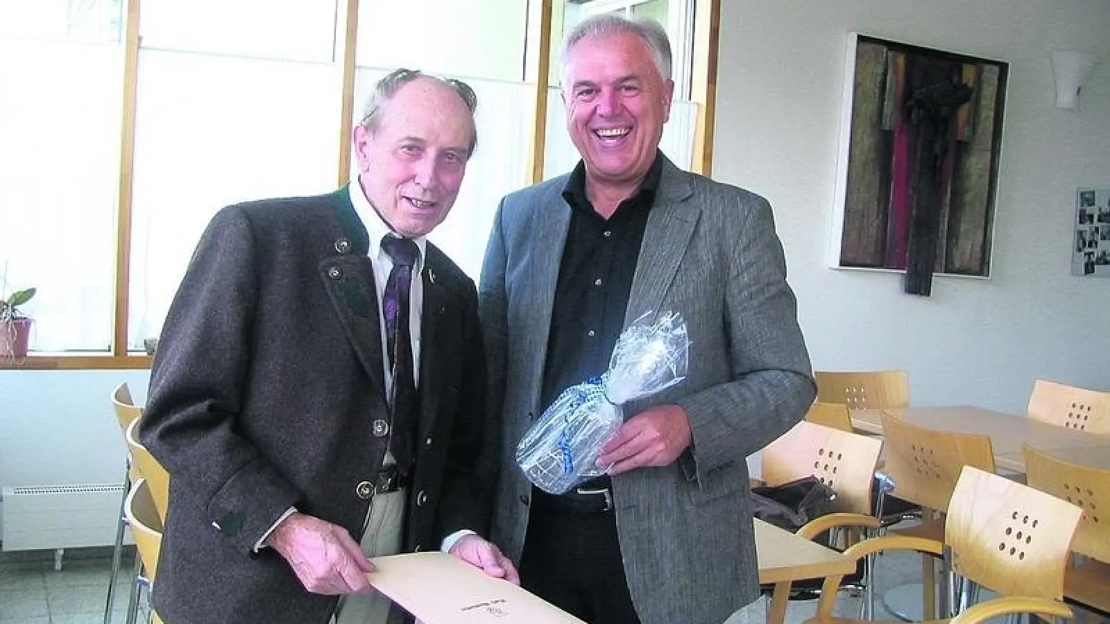 &lt;p&gt;  &lt;x_bildunterschr&gt;  &lt;b&gt;Rudolf Kloss &lt;/b&gt; feierte kürzlich seinen 80. Geburtstag. Zum Gratulieren kam auch Bürgermeister Konrad Wagner.  &lt;tab/&gt;Foto: Huber &lt;/x_bildunterschr&gt;  &lt;/p&gt;
