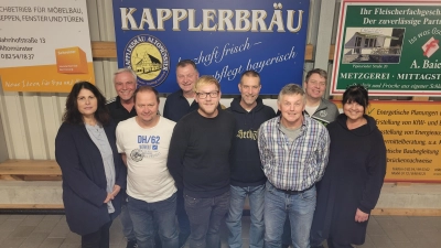 <b>Die neue Vorstandschaft</b> des SV Unterzeitlbach wurde einstimmig gewählt. (Foto: Rudolf Gajek)