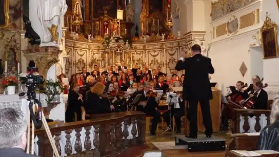 Als Auftakt in das Jubiläumsjahr   in Altomünster erlebten die Besucher von St. Alto am Samstag ein beeindruckendes Konzert. 	Foto: Gisela Huber (Foto: Gisela Huber)