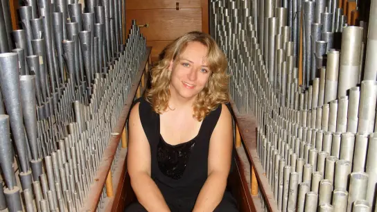 <b>Mit Anne Horsch</b> steht eine hochkarätige Organistin an der Seite der Chöre. (Foto: privat)