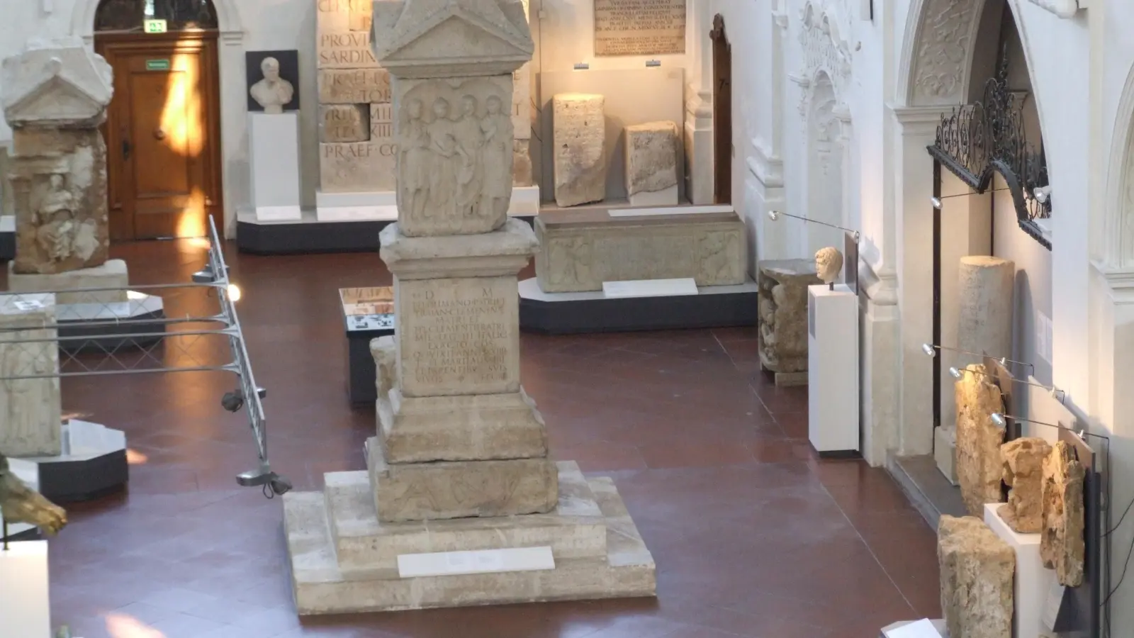 Für die umfangreiche Sammlung des Römischen Museums gibt es derzeit keinen geeigneten Ausstellungsraum in Augsburg. Nun könnte eine mögliche Kooperation mit der Archäologischen Staatssammlung in München eine neue Chance eröffnen. (Foto: Christine Ketzer)
