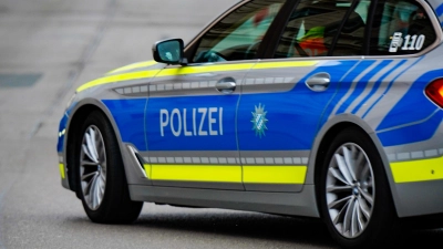 Die Polizei sucht nun nach den unbekannten Insassen des BMWs. (Symbolfoto: mjt)
