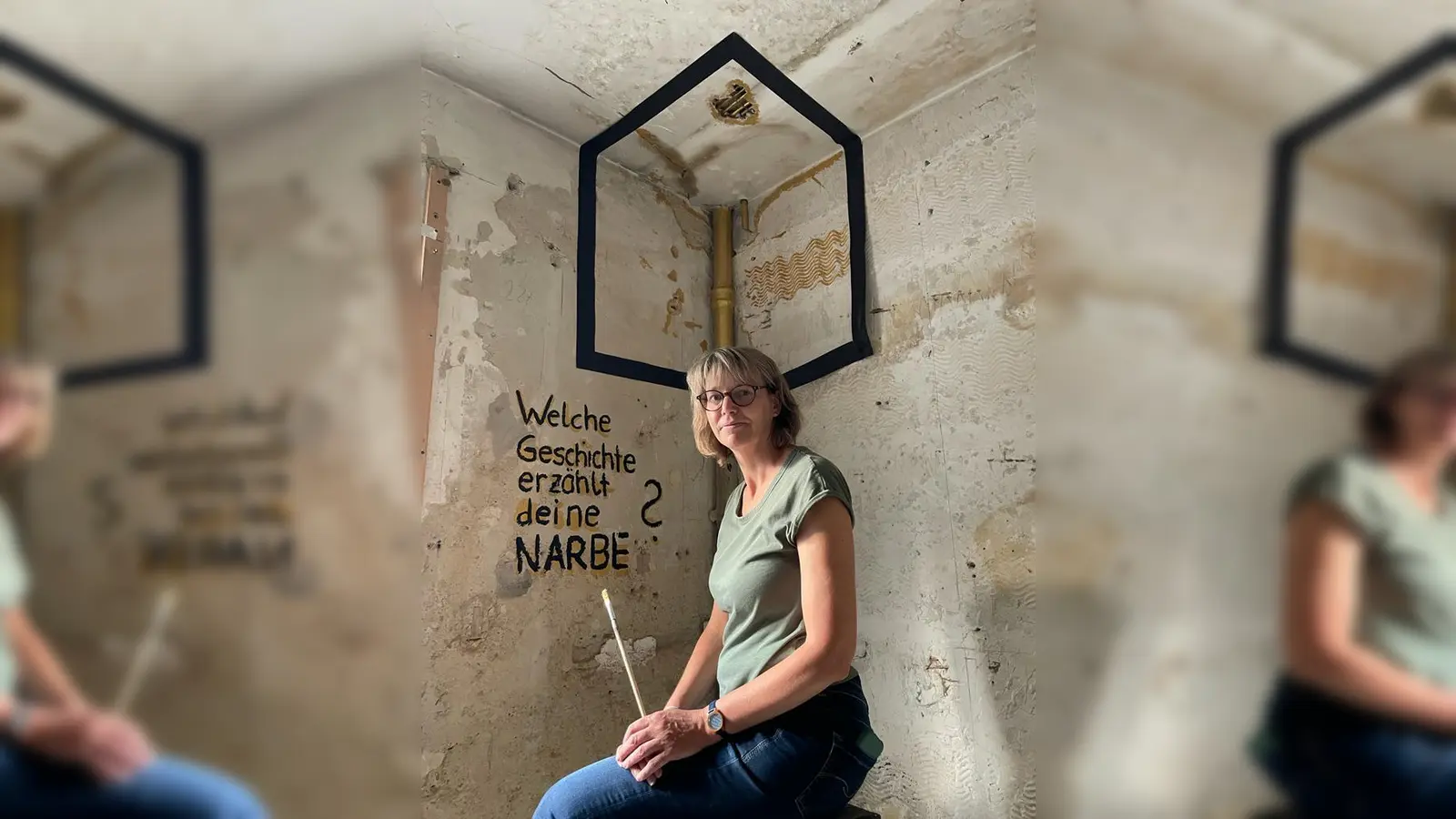 <b>Die Klingenerin Helga Schröck</b>in dem Raum, den sie bei dem Augsburger Gemeinschaftsprojekt House of new realities gestaltet. (Foto: @Bluepointproduktions )